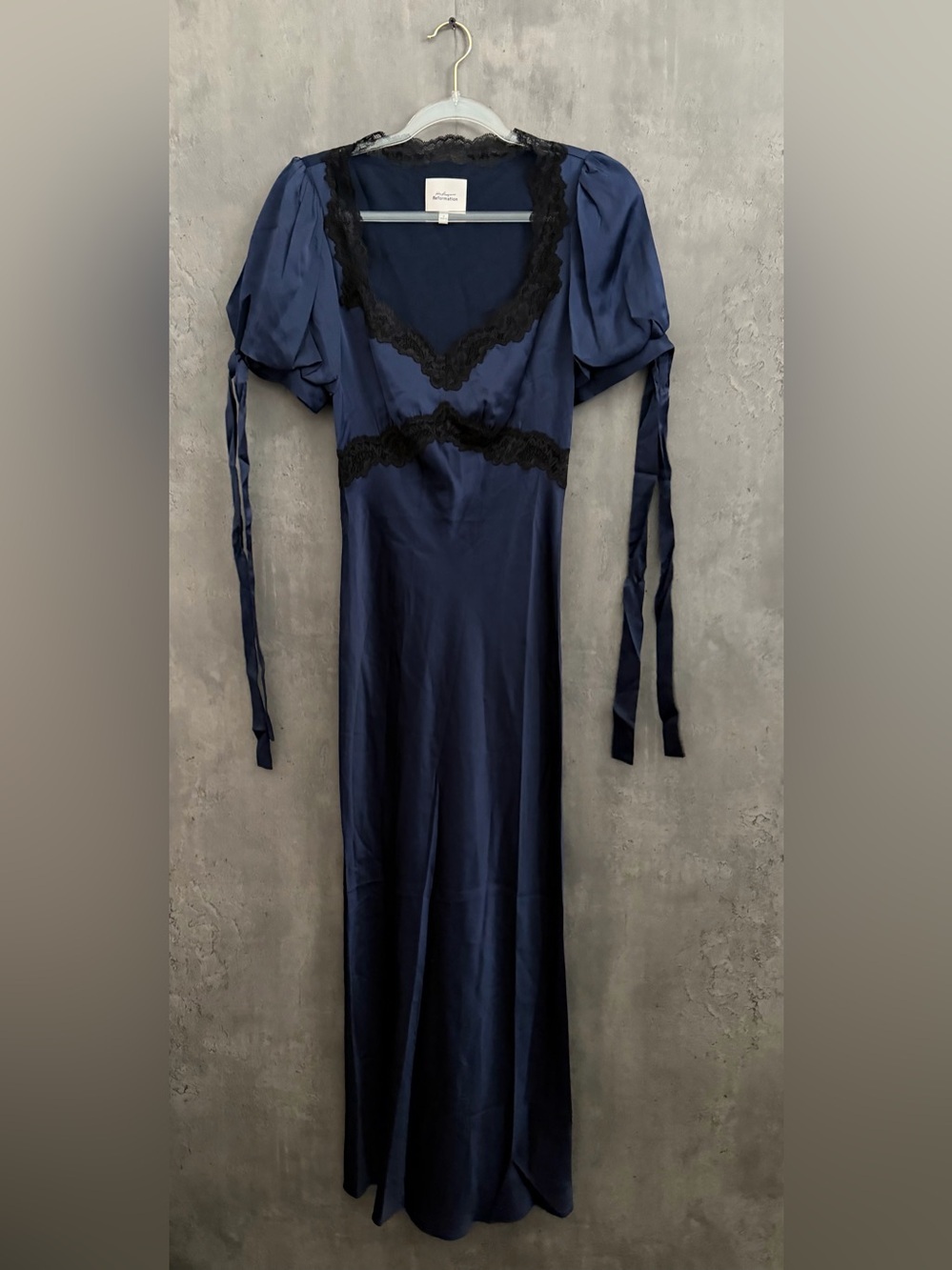 Reformation Keaton Silk Row Dress Kacey Musgraves Size 2 B1380 - Picture 2 of 4